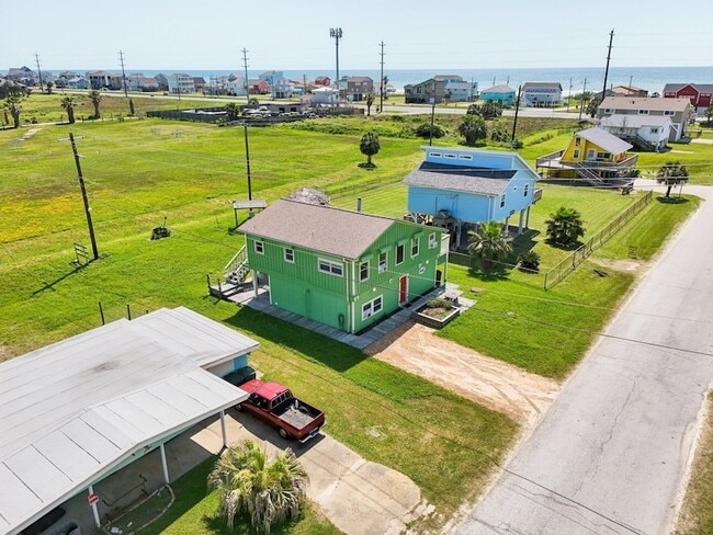 Building Photo - 4211 San Jacinto Dr