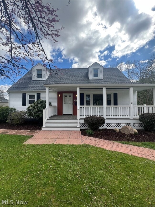 Building Photo - 1945 Chatam St