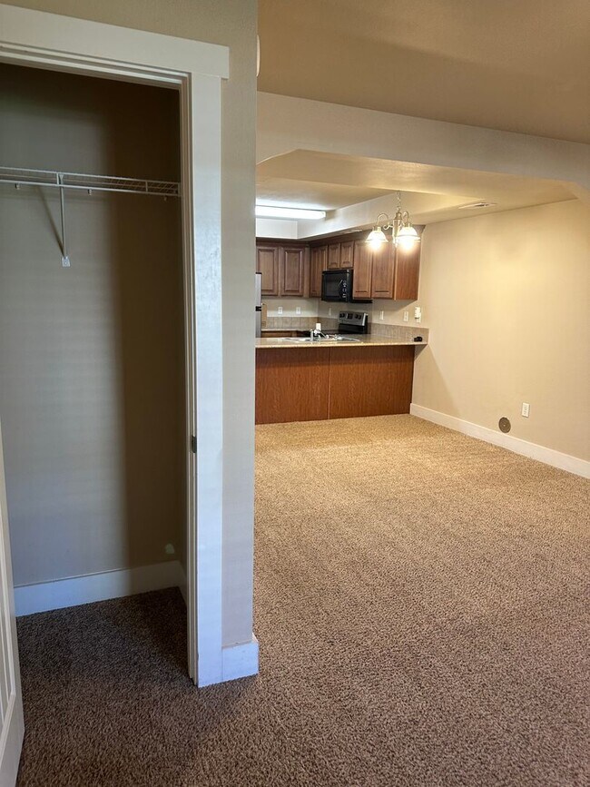 Building Photo - 9965 W Rosecroft Ct