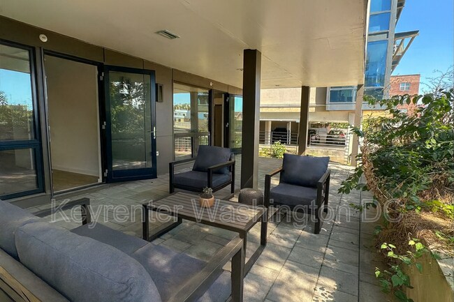 Building Photo - 1460 Belmont St NW