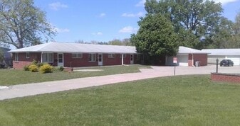 Building Photo - 138 Lakewood Dr