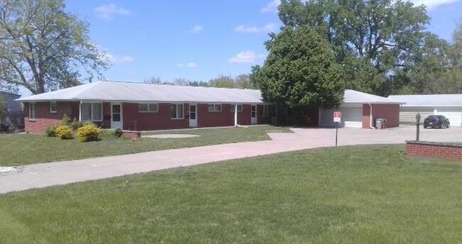 Building Photo - 138 Lakewood Dr