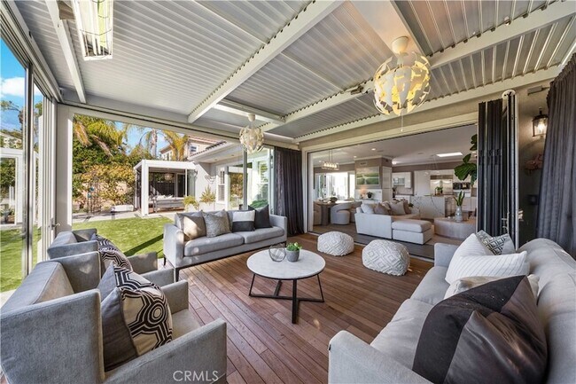 Building Photo - 58 Victoria