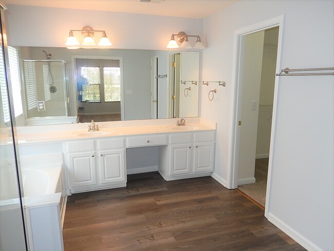 Building Photo - 304 Millicent Way