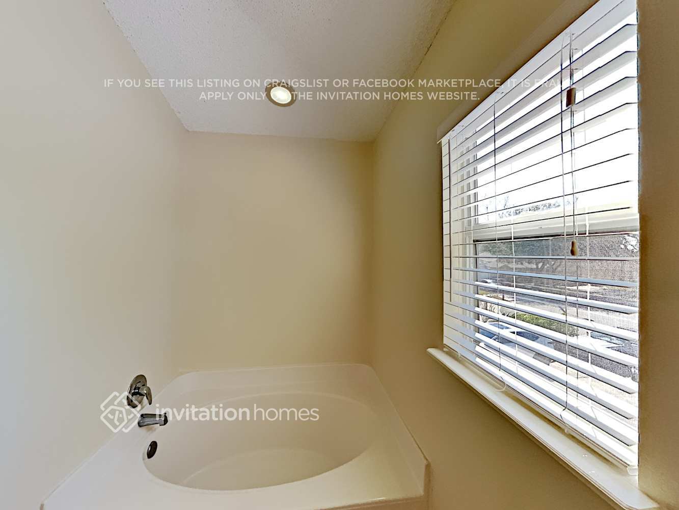 Building Photo - 233 Pleasant Gardens Dr