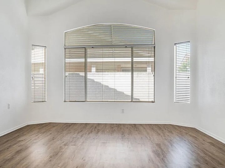 Building Photo - 26805 China Dr