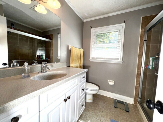 Building Photo - 3324 Devaughn Dr