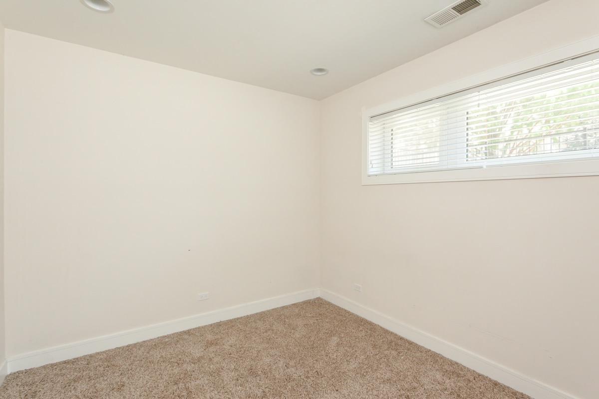 Building Photo - 3508 N Sacramento Ave