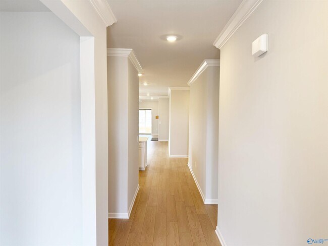 Building Photo - 217 Stockyard Cir