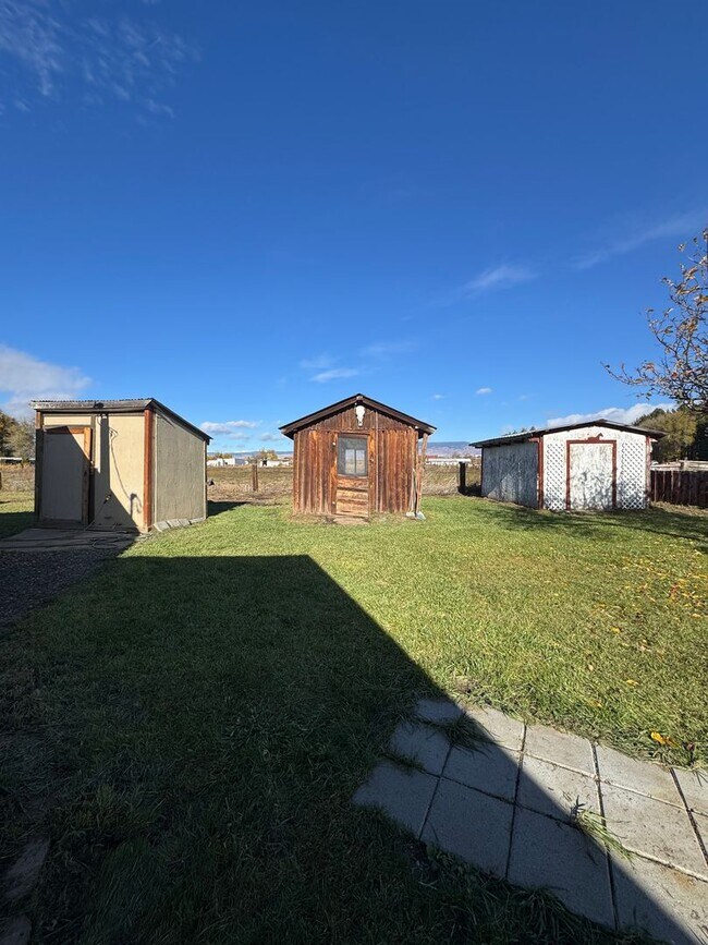 Building Photo - Spacious Pet-Friendly Rental on 3 Acres — Perfect for Horse Owners!