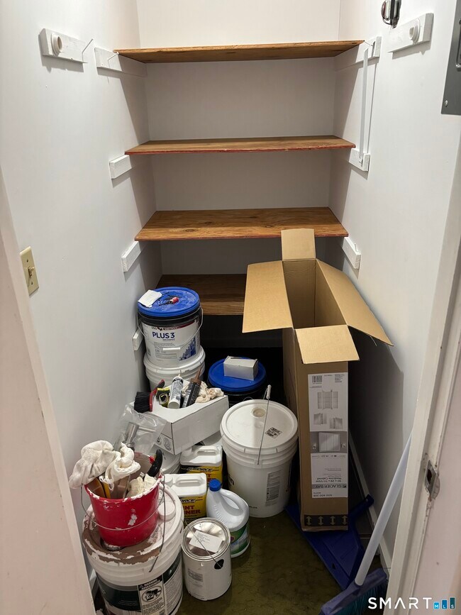 Building Photo - 26 Elmview Cir