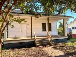 Building Photo - 2 Bedroom House in Seneca