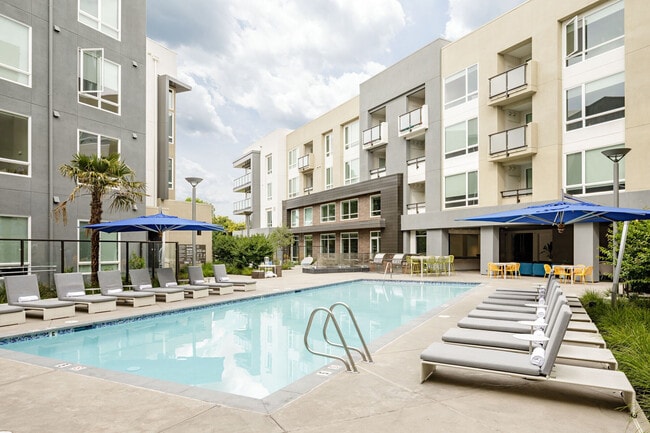 Building Photo - Cobalt