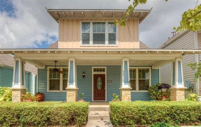 Building Photo - Superb Suburban Space! Multiple Living areas!