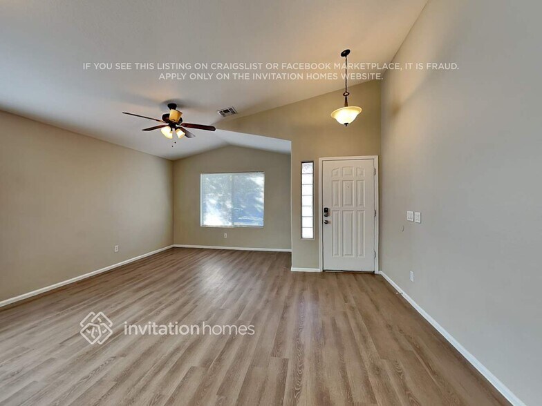 Building Photo - 1088 E Palomino Way