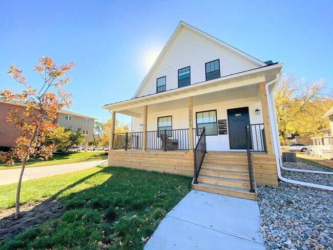 Building Photo - 3004 West St