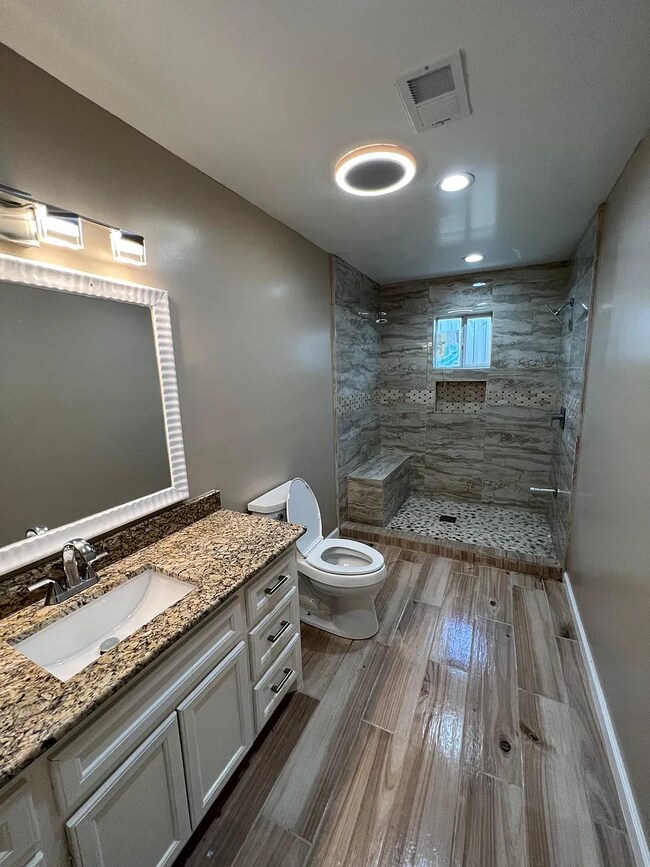 Building Photo - 7214 Corsicana St