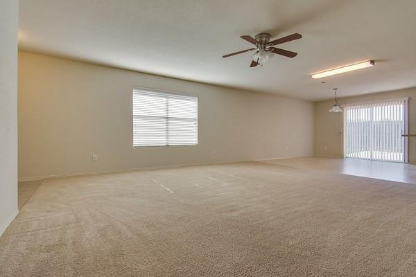 Building Photo - 621 Woodpecker Ln