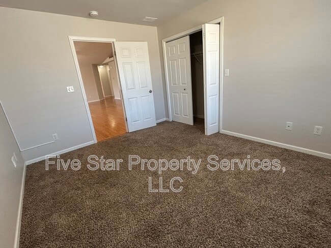 Building Photo - 1414 School House Ln