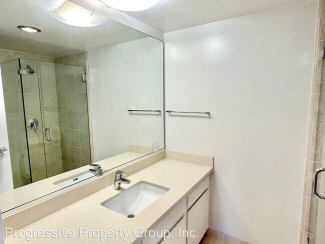 Building Photo - 1 br, 2 bath House - 2200 Sacramento Apart...