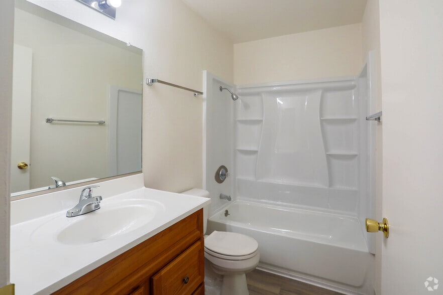 2BR, 2BA - 985SF - Almaden 1930