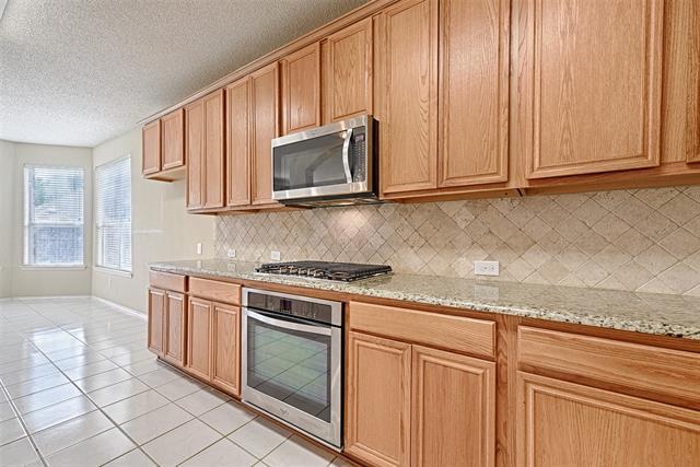 Building Photo - 9701 Thorncliff Dr