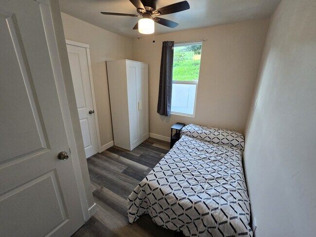 Building Photo - 5305 Santa Margarita St