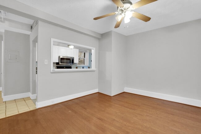 Building Photo - 1820 Clydesdale Pl NW