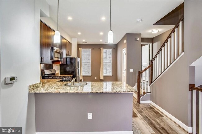 Building Photo - 2526 Sheridan Rd SE