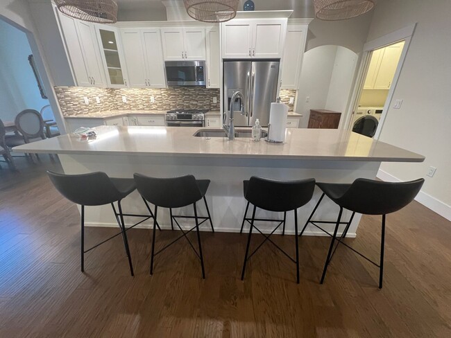 Building Photo - Newer Three bed, 2.5 bath Ashland Home | Available February!