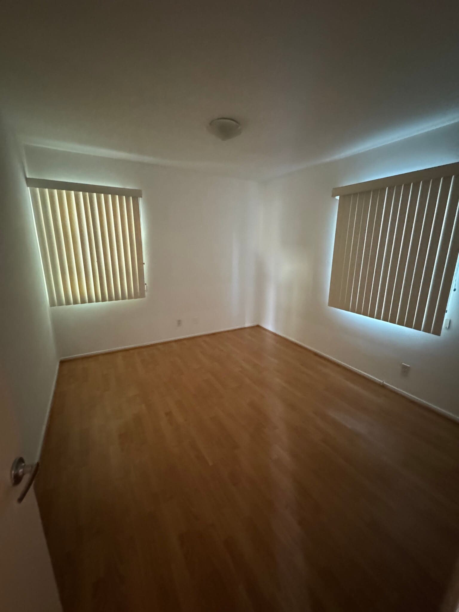 Building Photo - 11976 Walnut Ln