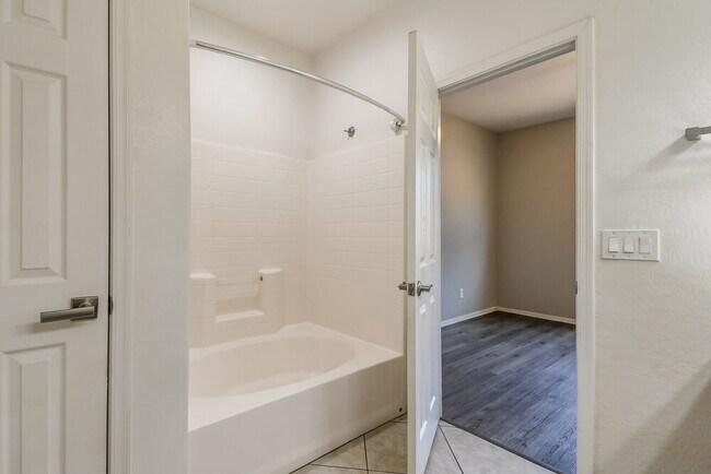 Building Photo - 7205 W Jones Ave