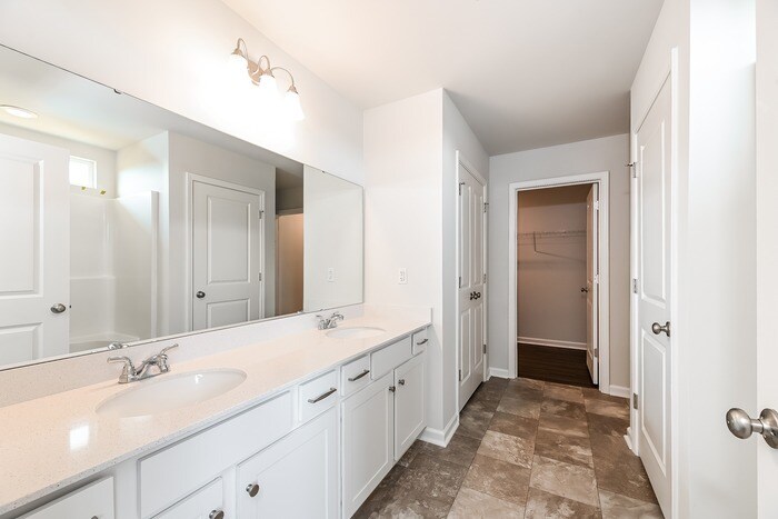 Building Photo - 122 Shire Dr