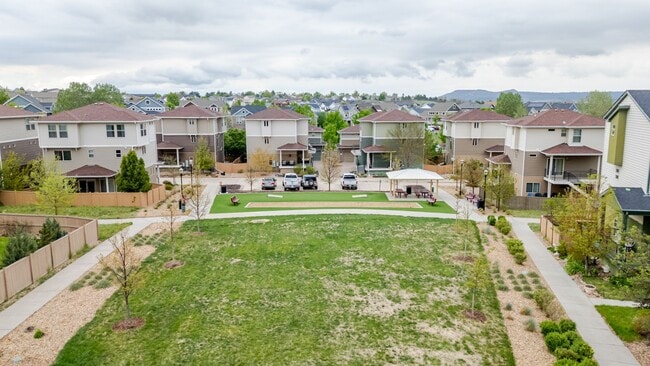 Building Photo - 2656 Champagne Ave