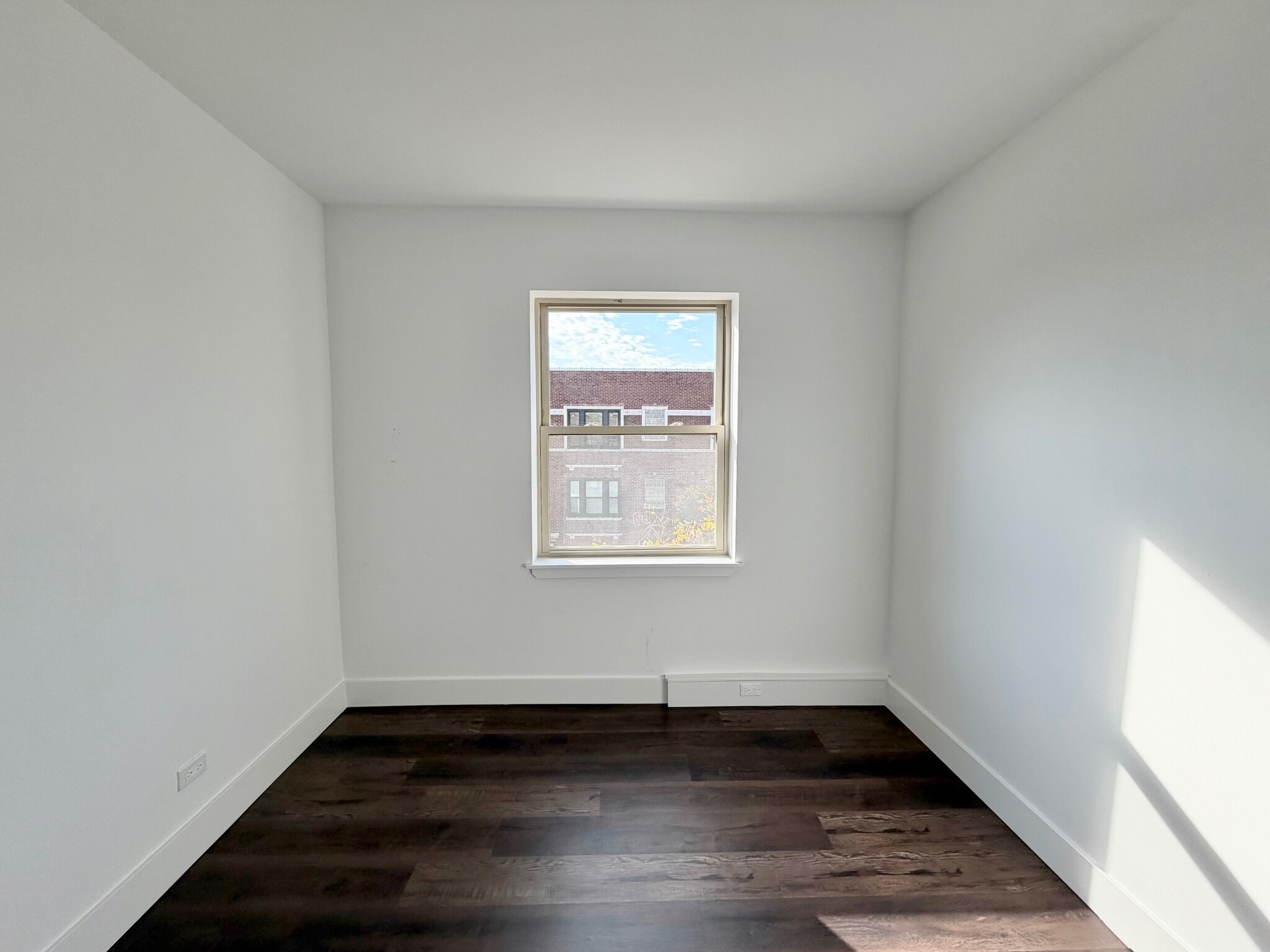 Building Photo - 5647 N Ashland Ave