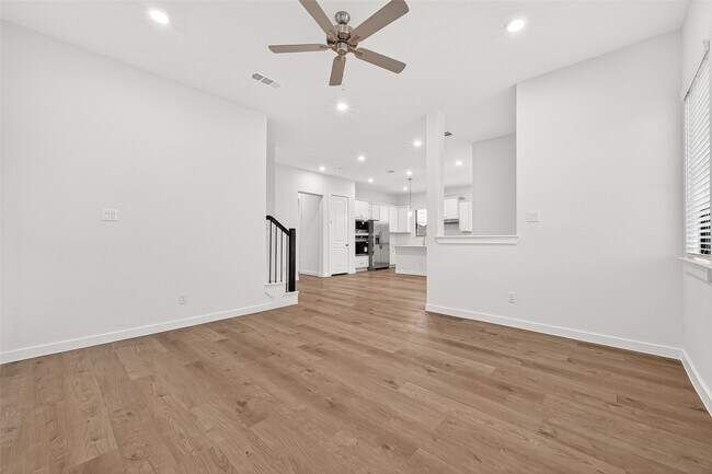 Building Photo - 3203 Home Ct