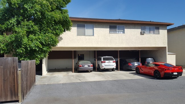 Building Photo - 5835 El Zuparko Dr