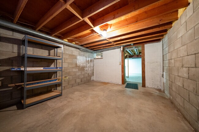 Building Photo - 14865 Damask Ave W