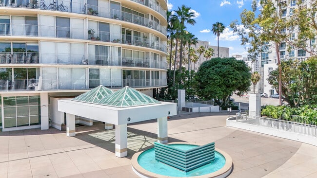 Building Photo - 700 E Ocean Blvd