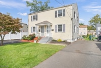 Building Photo - 612 Thomas Pl