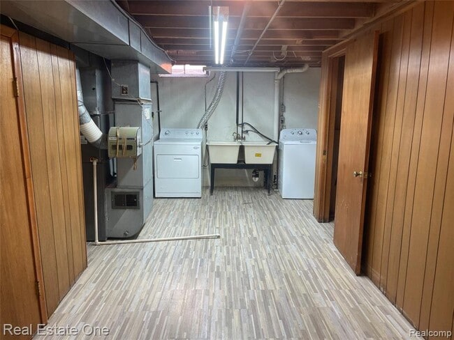 Building Photo - 34639 Richard O Dr