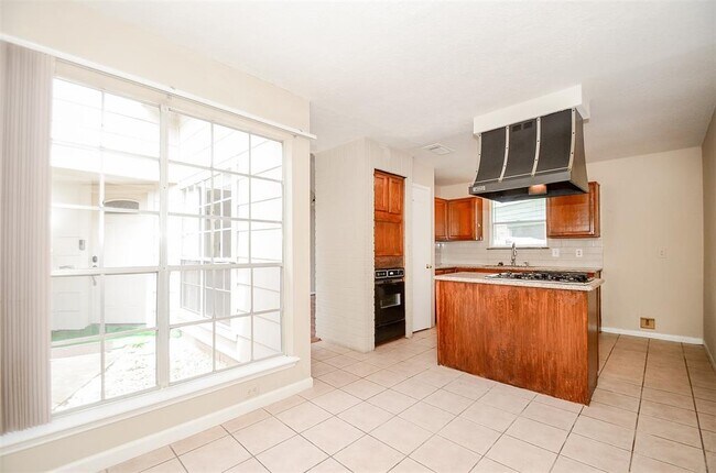 Building Photo - 1807 Trendwest Dr