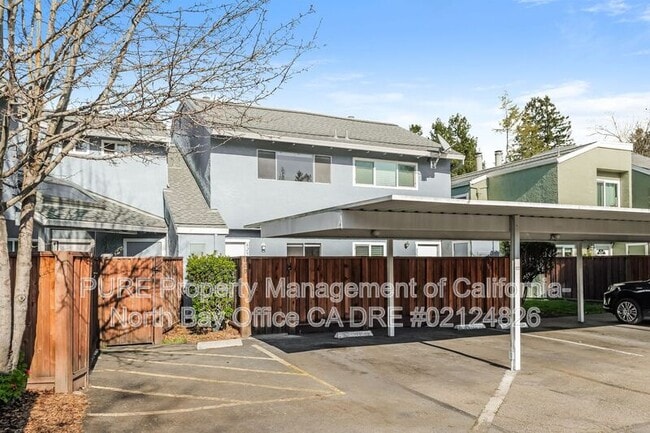 Building Photo - 629 Racquet Club Cir