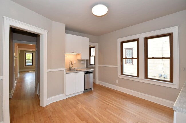 Building Photo - 1567 S 77th St