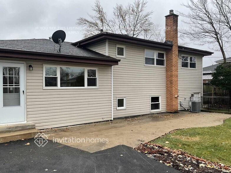 Building Photo - 150 E Winthrop Ave