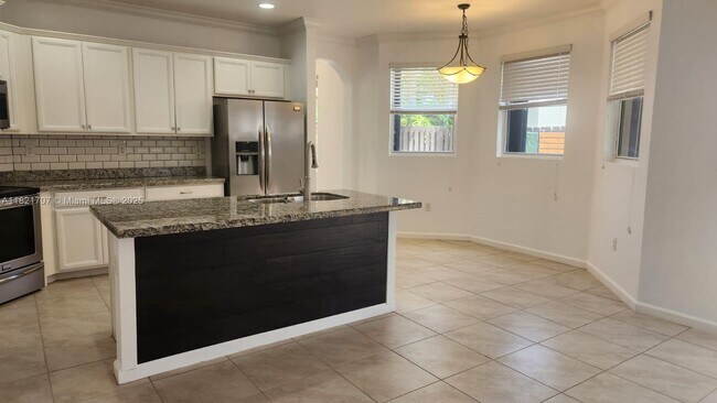 Building Photo - 25309 SW 118 Ct