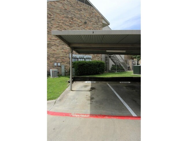 Building Photo - 7340 Skillman St