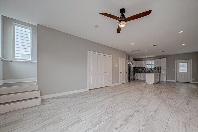 Building Photo - 119 E 32nd St