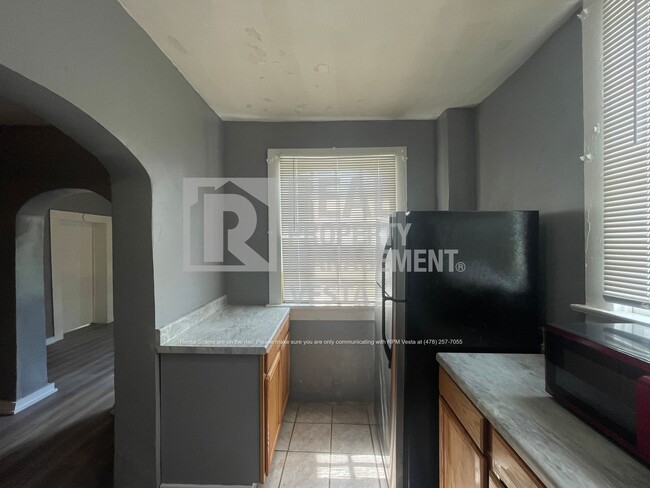 Building Photo - Charming One Bedroom Apartment - Section 8...