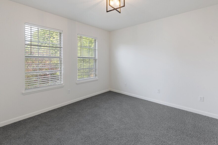Building Photo - 5721 Brentwood Meadows Cir